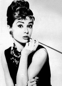 Stilul Audrey Hepburn