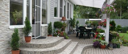 Verandă, terasă și verandă pentru o casă de țară