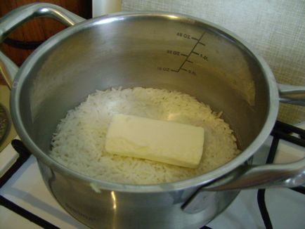 Delicios orez friabil pentru garnitură - cum să gătești orez crud pe garnitură în chineză, pas cu pas