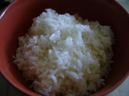 Delicios orez friabil pentru garnitură - cum să gătești orez crud pe garnitură în chineză, pas cu pas