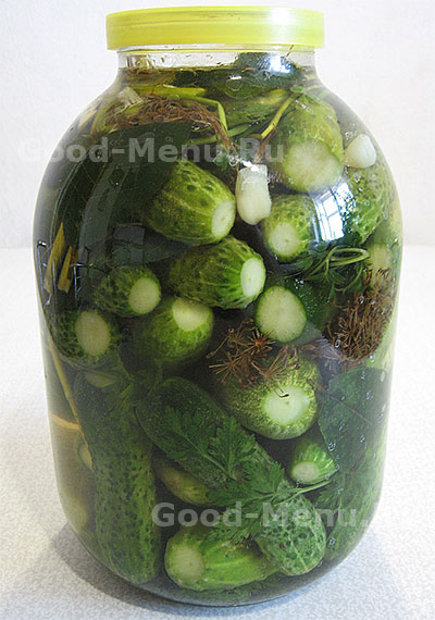 Хрусткі малосольні огірки швидко - рецепт з фото