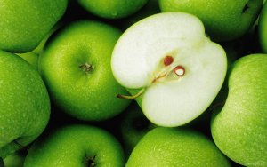 Яблуко натщесерце, склад корисних речовин