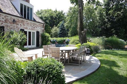 Case țărănești și cabane, terasă, patio sau terasă - ce să alegeți