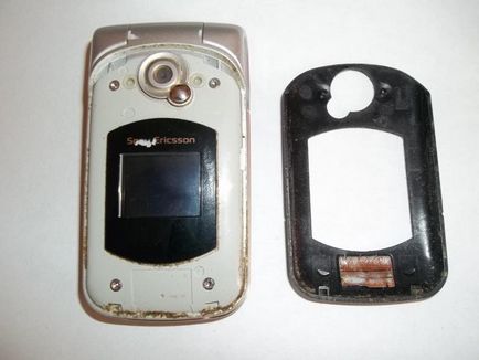 Înlocuirea unei bucla pe o clapetă Sony Ericsson w300i