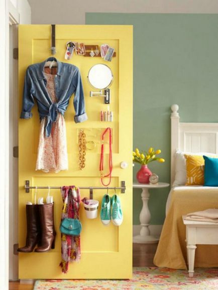 17 Idei de inspirație pentru organizarea spațiului și depozitarea lucrurilor într-un mic dormitor