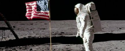 Amerikai zászló a Holdon kell bomlanak