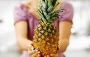 Ananasul este util în timpul sarcinii, dar în cantități moderate, recomandările medicilor obstetrici-ginecologi