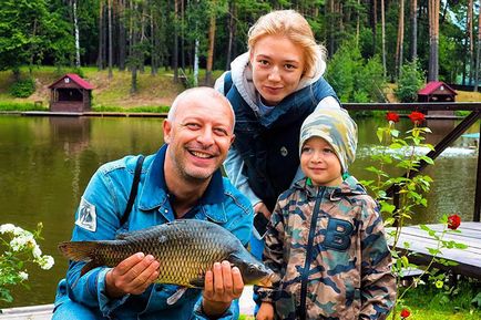 Lakmuszfesték Gelovani - életrajz, fotók, személyes élet és Oksana Akinshina híreket 2017