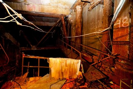 Що знаходиться всередині саркофага в Чорнобилі