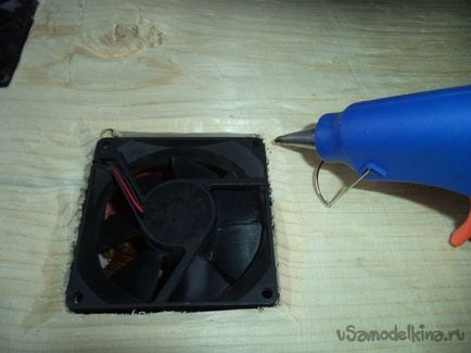 Fa Laptop Cooling Pad kezük