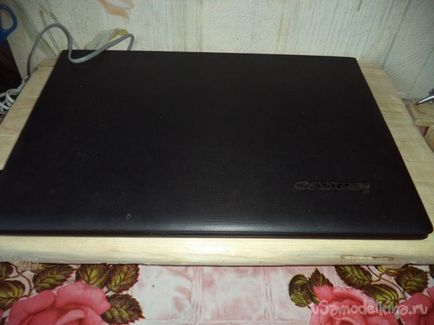 Fa Laptop Cooling Pad kezük