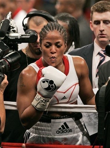 Lánya Muhammad Ali (14 fotó) () Lánya Muhammad Ali (14 fotó)