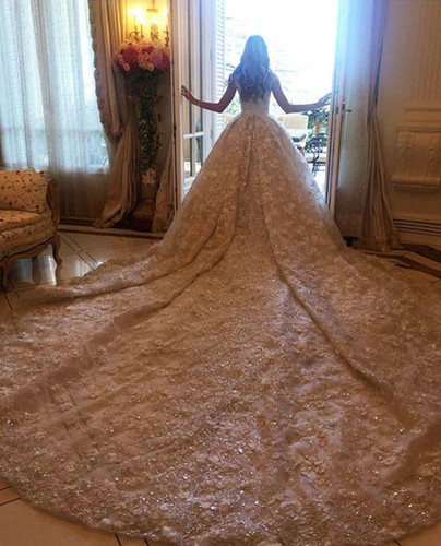 Дочка олігарха Бажаєва вийшла заміж в сукні за 20 млн рублів