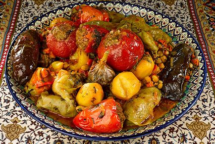 Dolma în frunze de struguri - rețete dintr-o fotografie a unui vas în armenian, în Azerbaidjan, într-o multivariat,