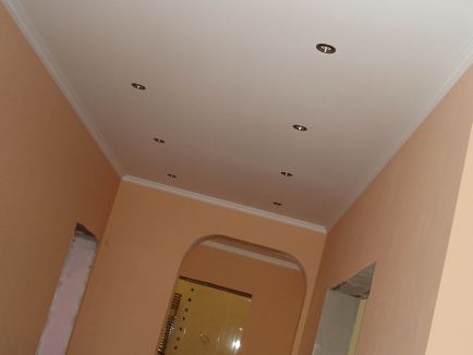 Două niveluri tavane întinse în hol, mos siling - instalarea de plafoane stretch în Moscova și