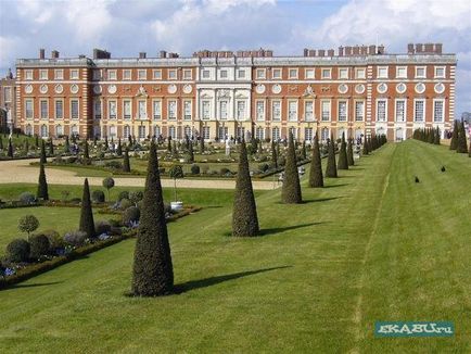 Hampton Court Palace (england), portal de divertisment