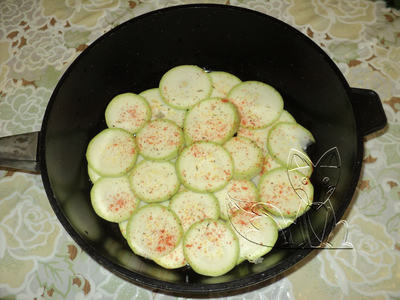 Zucchini fierte cu carne tocată - farfurie delicată