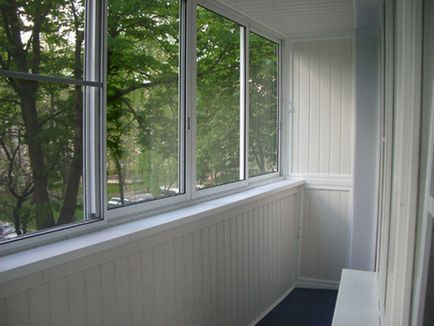 Які вікна краще для балкона тип профілю, вид скла, матеріал виготовлення
