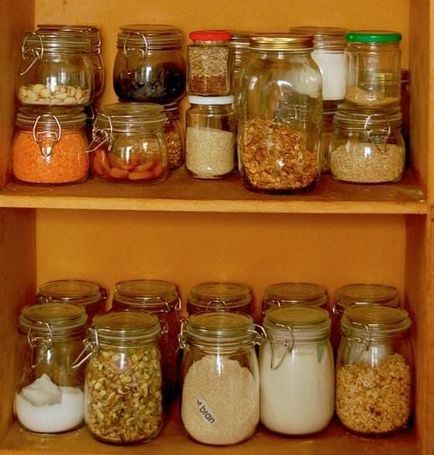 Hogyan lehet megszabadulni a vakondok a konyhapulton a megevett étel a szekrényben, anyajegy far, kémiai és