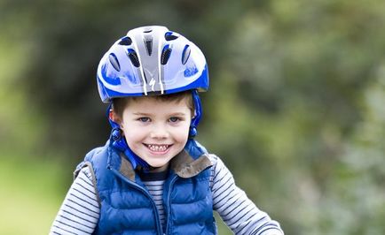 Cum să înveți un copil să se plimbe pe bicicletă într-o singură zi