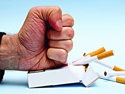 Як допомогти близькій людині кинути палити
