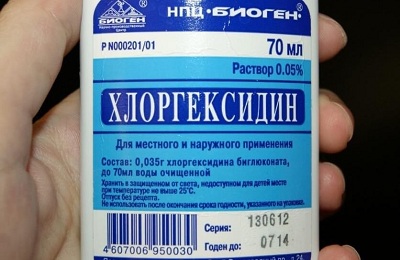 Як застосовувати хлоргексидин при опіках і чи можна обробляти слизову