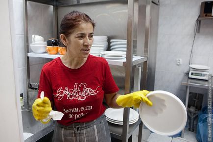 Cum funcționează bucătăria în cafeneaua Lebedev (26 fotografii)