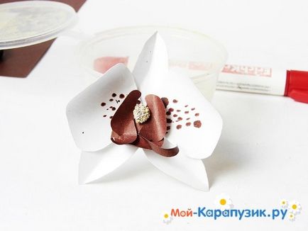 Як зробити орхідею з паперу