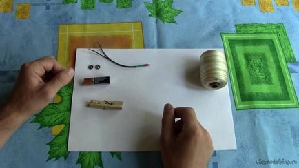Hogyan készítsünk egy egyszerű jelzése clothespins