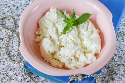 Hogyan készítsünk sajtot kefir otthon recept egy fotó