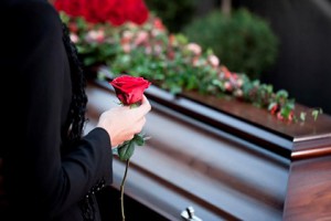 Як тлумачаться забобони, пов'язані з похоронами, похованням і поминками