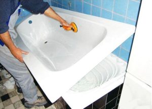 Cum se instalează o linie acrilică într-o baie
