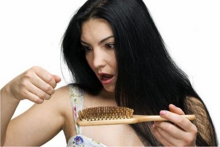 Як захистити волосся від випадання