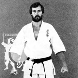 Як зав'язати пояс і скласти доги - кіокушин карате - новини (kyokushin karate)
