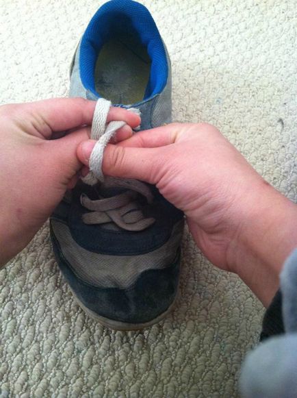 Як зав'язати шнурки за одну секунду