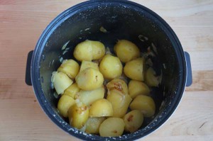 Картопля в мультиварці