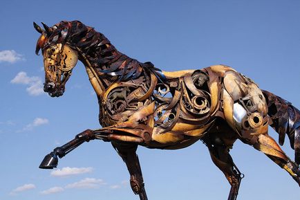 Cai din metal - sculpturi ale celebrului maestru John Lopez