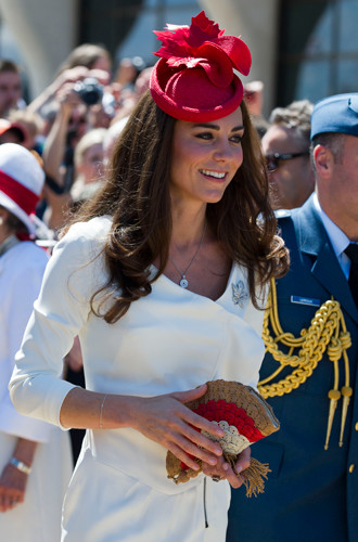 Codul de îmbrăcăminte roșie este sacile preferate ale ducesei din Cambridge, marie claire