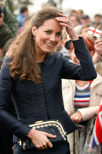 Королівський дрес-код улюблені сумки герцогині кембріджської, marie claire