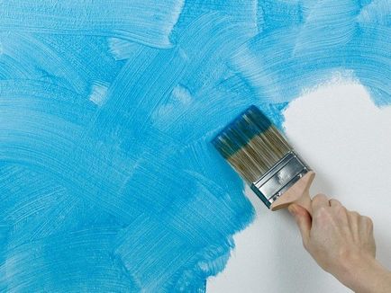 Festés a fal segítségével a rendelkezésre álló anyagok