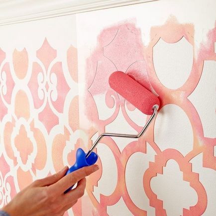 Фарбуємо стіни за допомогою підручних матеріалів