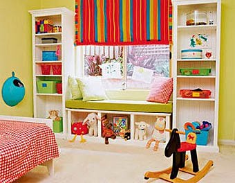 Красиві шафи в дитячій кімнаті