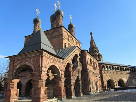 Krutitskoe Compus Patriarhal din Moscova