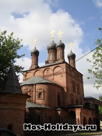 Krutitskoye podvorye - mergem de-a lungul metochionului Krutitsy - muzeul podului Krutitskoye