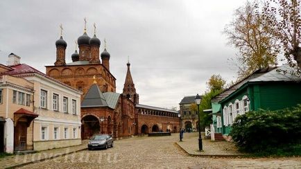 Крутицький подвір'я - острівець історії в океані сучасної москви