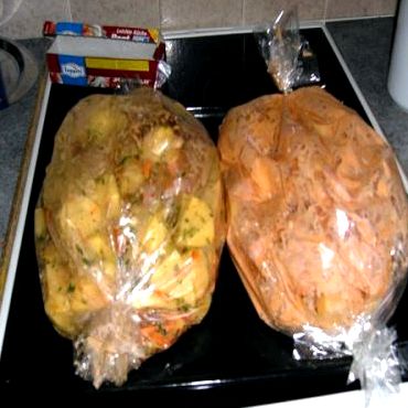 Aripile de pui cu cartofi în cuptor în rețeta mânecii cu o fotografie, un blog culinar