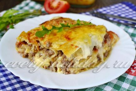 Lasagna din pâine pita cu carne tocată, rețetă cu fotografie acasă