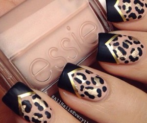 Leopard Manicure - tehnica de performanță