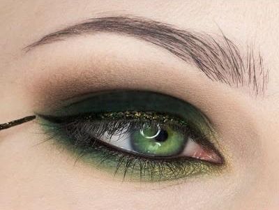 Smink zöld szeme világos és sötét haját otthon (fotók és videó)