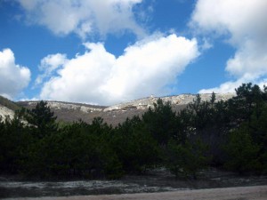 Mangup-Kale, az út az ősi város a hegy tetején